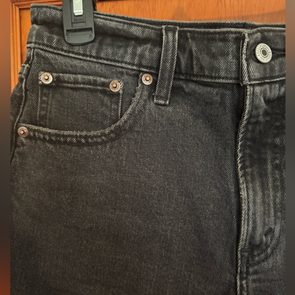 Abercrombie & Fitch Black 90s high rise raw hem jean shorts - Picture 4 of 8